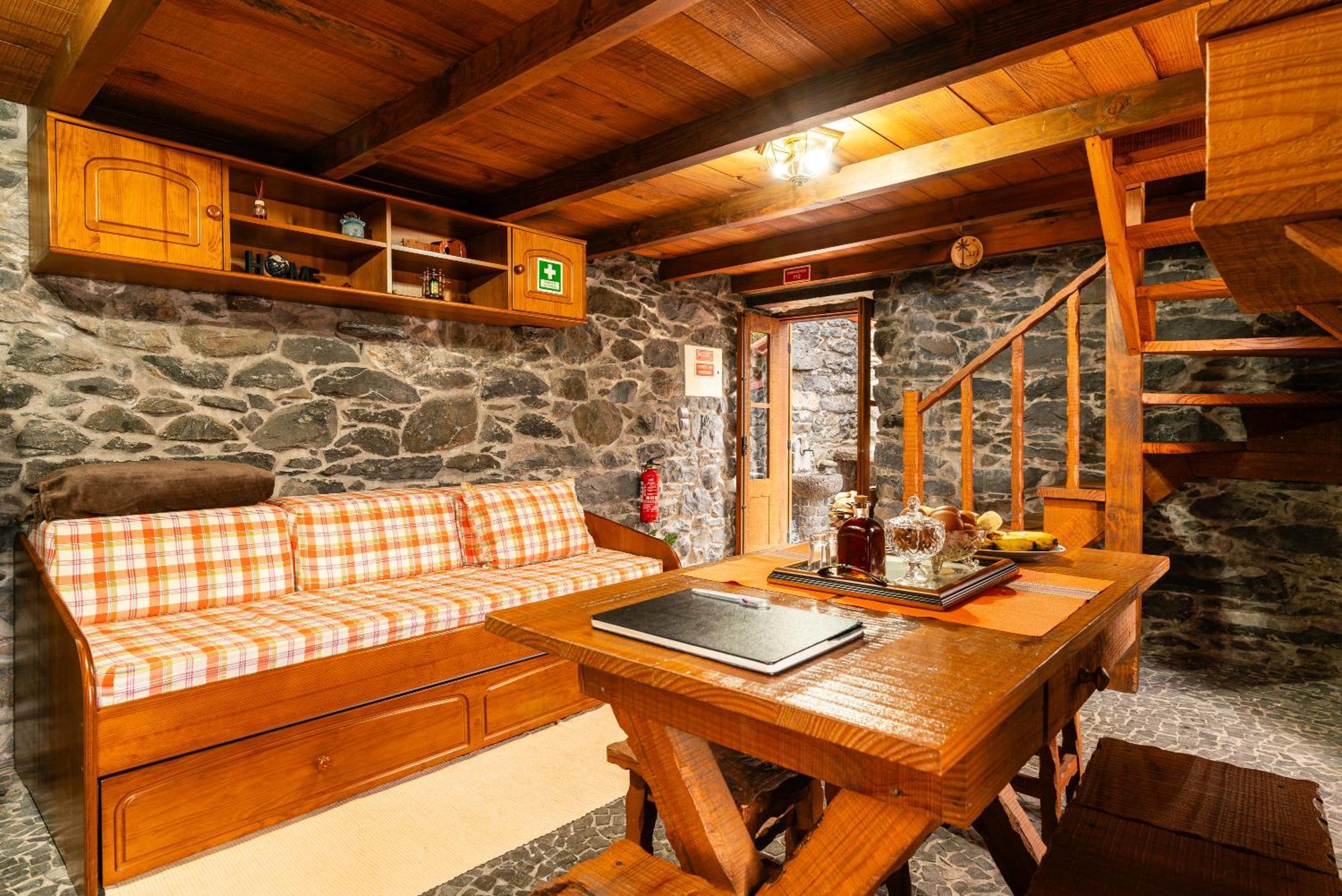 King'S House - Centennial House Ribeira do Raposo Bagian luar foto